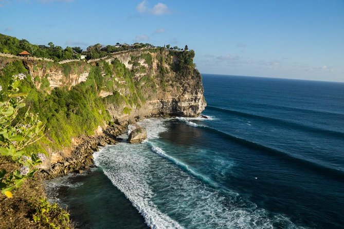 2-Day Private Sightseeing Tour of Bali with Hotel Pickup - Day Two: Temples, a Twin Waterfall, and the Lake Beratan Setting