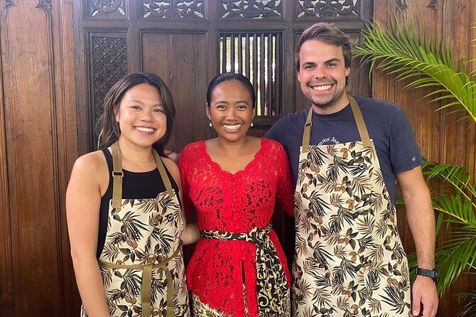 5 Star Private Cooking Class Experience in Bali, Lunch Included - The 10:00 AM Flow: From Welcome Drinks to Your Finished Meal