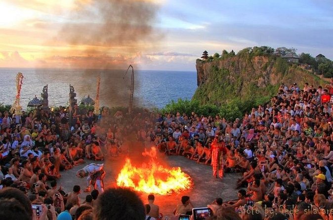 Admission Tickets for Kecak Dance & Uluwatu Temple Sunset - Kecak and Fire Dance: best views come from where you stand