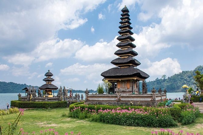 All Inclusive Sekumpul Waterfall Trekking , Handara Gate & Temple - Lunch, Drinks, and the True Meaning of All-Inclusive