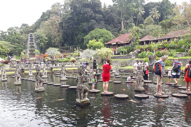 Amazing 4 Day Bali Tour Packages - Day 1 in Ubud: art villages, rice terraces, and Tegenungan Waterfall