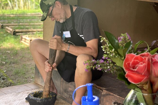 authentic Balinese organic cooking class in Ubud - Pickup, welcome drink, and meeting your chef team