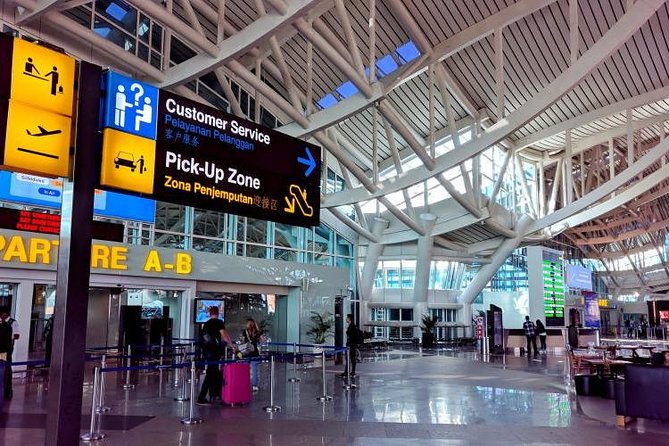 Bali Airport - Arrival Transfer - Price for a Private 7-Seater: When $10 Makes Sense