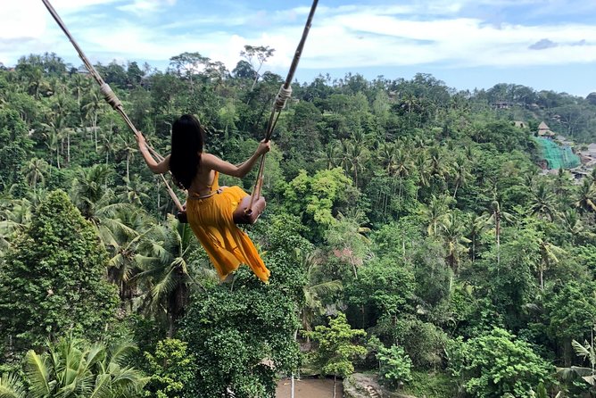 Bali Beautiful Insta with Real Bali Swing - Stop 3: Ulun Danu Beratan Temple When the Lake Looks Like Glass