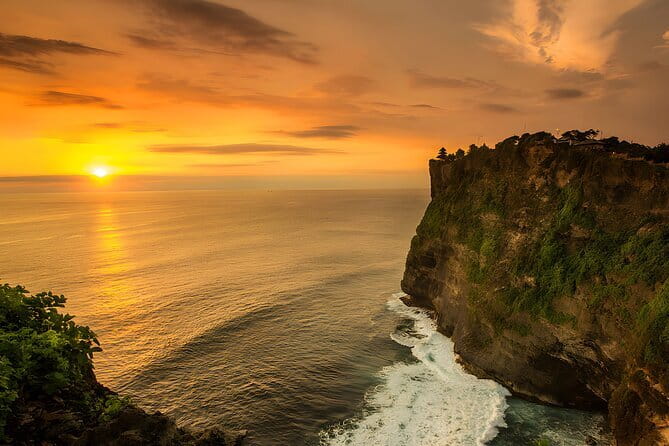 Bali: Bedugul Temple, Banyumala Waterfall, UNESCO Rice Terrace - The real difference: how Santanu can steer your day