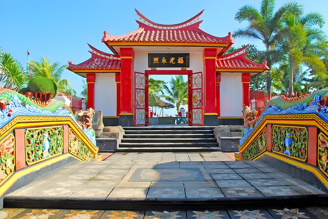 Bali Car-Charter: Amazing North Bali Tour - Brahma Vihara Arama Buddhist Monastery: hillside calm and big stupa color