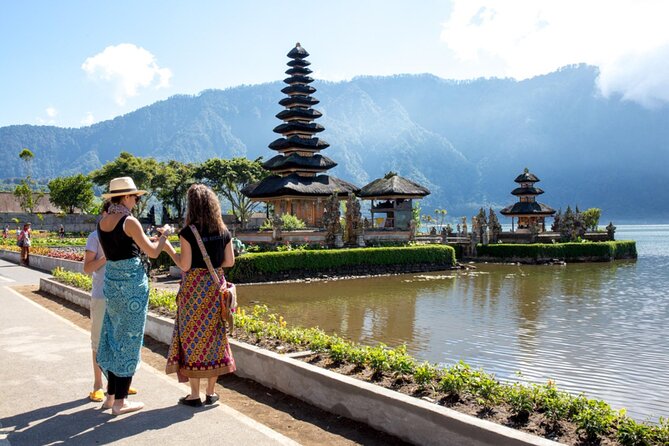 Bali Charm: Full-Day Bedugul and Tanah Lot Tour (UNESCO) - All Inclusive Tickets - Ulun Danu Beratan Temple: a lake temple that turns the whole day scenic