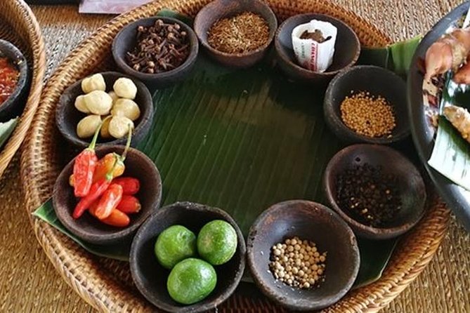 Bali Cooking Class and Ubud Sightseeing Tour - How the Pejeng Market stop sets up your cooking class