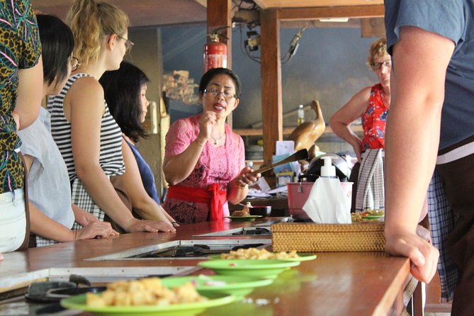 Bali Cooking Class Experience with All Inclusive - Learning Balinese offerings: a cultural skill you can actually carry