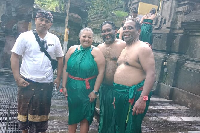 Bali Culture And Spring Temple Private Guided Tour - Bali Traditional House Gung Aji: How a Compound Explains Daily Life