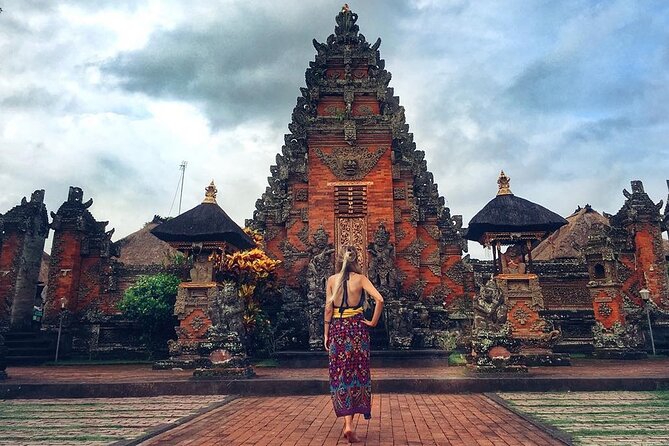 Bali Day Trip to Ubud Highlight Tour and Tanah Lot Temple - Tanah Lot Temple: beach-temple sunset views, timed as the finale