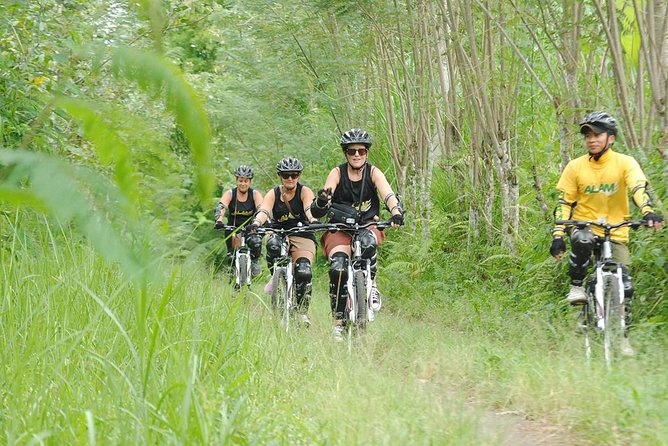 Bali Downhill Cycling and White Water Rafting - From hotel pickup to Kintamani breakfast at 7:30am