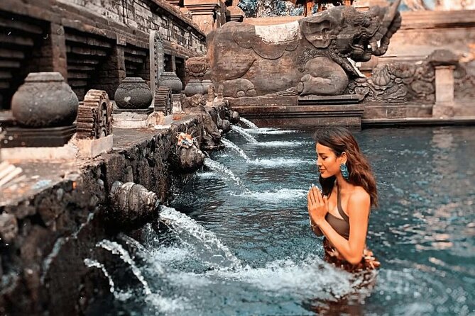 Bali Flower Bath, Massage & Tirta Empul Experience (Private & All-Inclusive) - Passing Ubud market and Campuhan Ridge Walk without the time sink