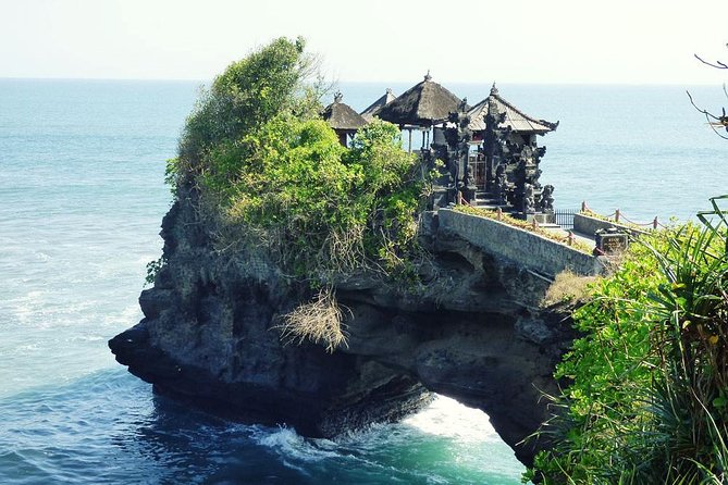 Bali Half Day Tour - Taman Ayun temple, Alas Kedaton,Tanah lot sunset Dinner - Sunset dinner near Tanah Lot: Indonesian food while the mood turns