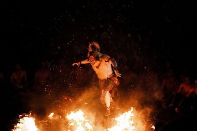 Bali Half Day Tour - Uluwatu Temple Sunset, Kecak Fire Dance, Jimbaran Dinner - Kecak and Fire Dance: Ramayana Storytelling Built for Night Air