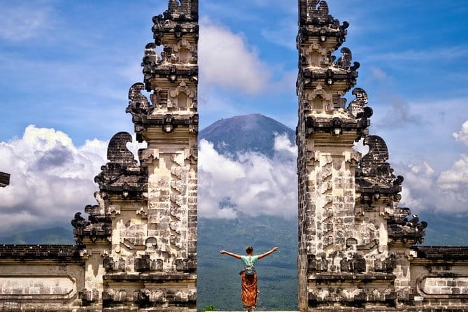 Bali Highlight Private Packages Tours 3 Days - Day 2: Bukit beaches, Uluwatu cliff views, and Jimbaran Bay dinner