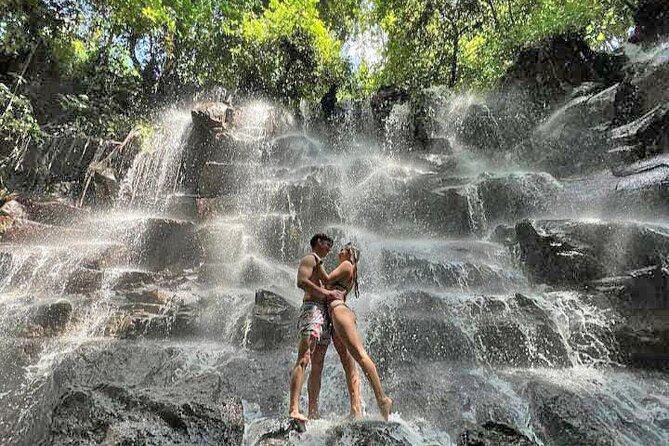 Bali Inclusive Tour: Best Waterfalls Around Ubud Area - Stop 1: Tukad Cepung and Those Sun Rays Through the Cliff