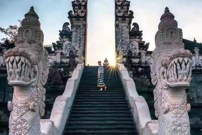 Bali Instagram Tour - All Inclusive - Tirta Gangga Water Palace: koi feeding and stepping-stone shots
