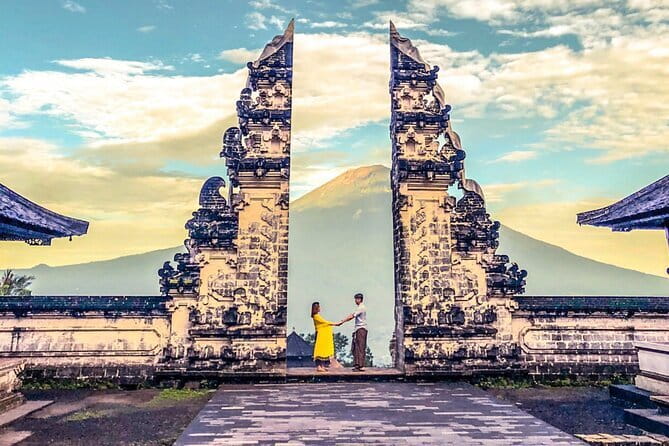 Bali Instagram Tour - DESIGN Your Own Trip - Lempuyang Temple: quick time for big views