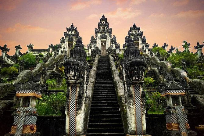 Bali Instagram Tour: Lempuyang Temple, Tirta Gangga and Tukad Cepung Waterfall - Stop 3: Tukad Cepung Waterfall’s cave walk and sun-ray effect