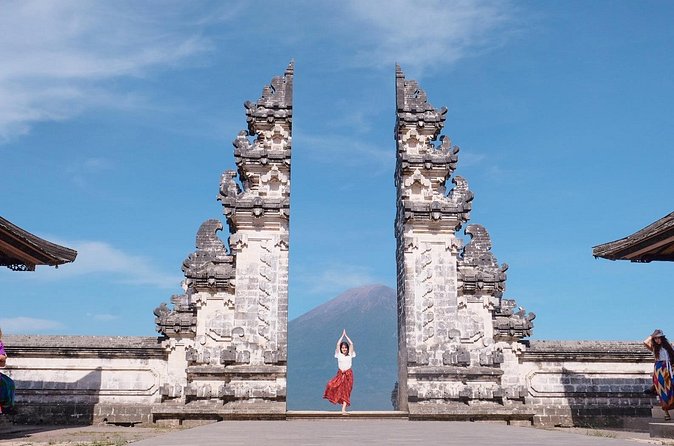Bali Instagram Tour with Photographer - Stop 3: Ristorante Lereng Agung, Rice-Field Views, and Optional Swing