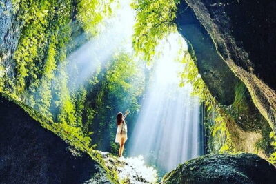 BALI INSTAGRAM TOURS; Heaven Gate, Tirta Gangga, Tukad Cepung waterfall - Lempuyang Temple: how to handle the Gates of Heaven moment