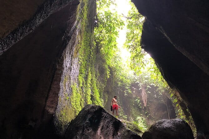 BALI INSTAGRAM TOURS; Heaven Gate, Tirta Gangga, Tukad Cepung waterfall - The guide part: why a friendly, informed driver changes the day