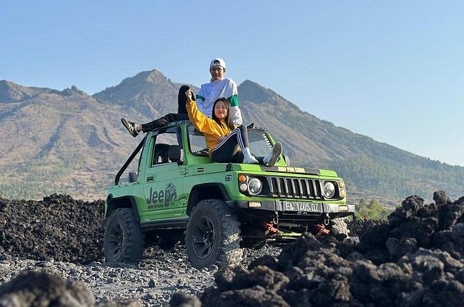 Bali Mount Batur Jeep Sunrise and Black Lava Jeep Tour - Breakfast with coffee break: the morale boost at 08:00