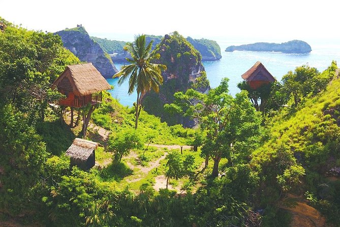 Bali-Nusa Penida. East Part. Private car. All-inclusive - Atuh Beach: Cliff Walls and a Sheltered Bay Mood