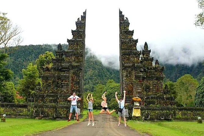Bali Private Tour: Ulun danu Temple, Iconic Handara Gate & Tanah lot sunset. - How the day flows: Handara Gate to Ulun Danu to Tanah Lot
