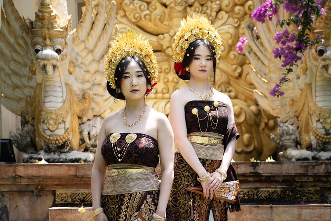 Bali Professional Photoshoot in Traditional Dress Outfit - Your 2-hour run: makeup, dress choice, and coached posing