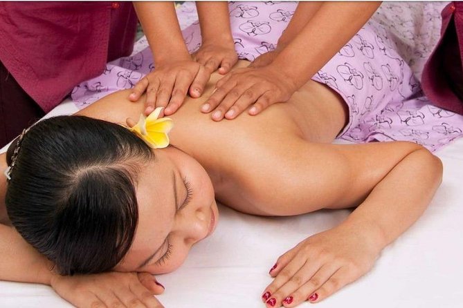 Bali Spa Tour, Beaches, Uluwatu Temple Sunset & Jimbaran Bay Dinner - Uluwatu Temple at Sunset: Sarong, Views, and Respect Rules