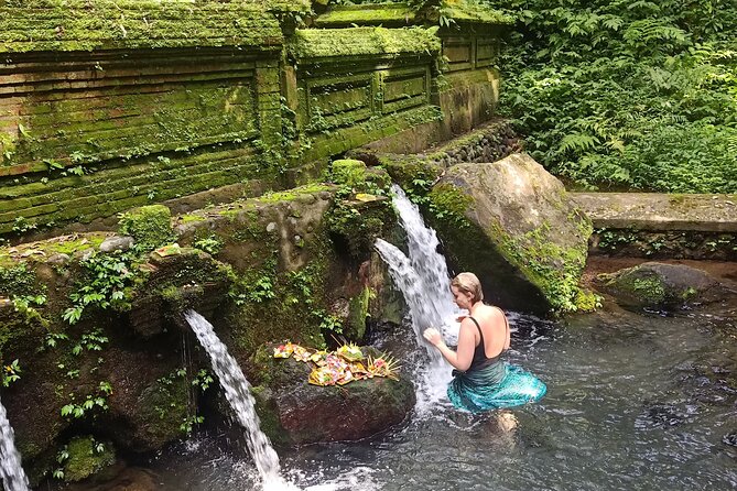Bali Spiritual Soul Retreat Cleansing and Mantra Healing - Batuan Village chakra and aura balancing with a local priest