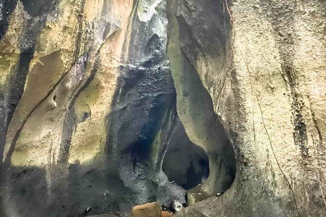 Bali Tour : Tegenungan - Tukad Cepung - Kanto Lampo - Tibumana Waterfall - Tegenungan Waterfall: The 25-Meter Heavy Water Favorite for Photos and Swims
