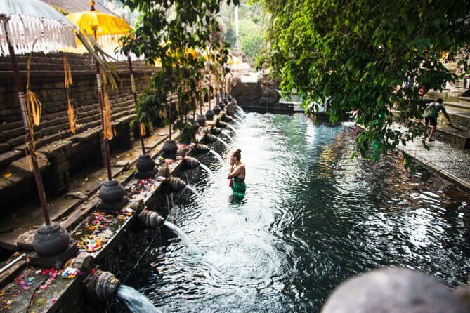 Bali: Ubud (Temple, Spring, Rice Terraces, & Waterfall) - A planned Ubud loop: from Tirta Empul to Tegenungan Waterfall