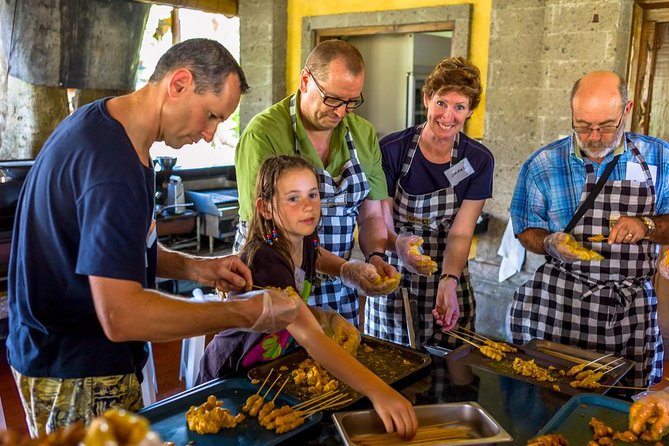 Balinese Cooking Class & Tanah Lot Temple Visit - Private & All-Inclusive - Photo help that makes a difference (especially at Tanah Lot)