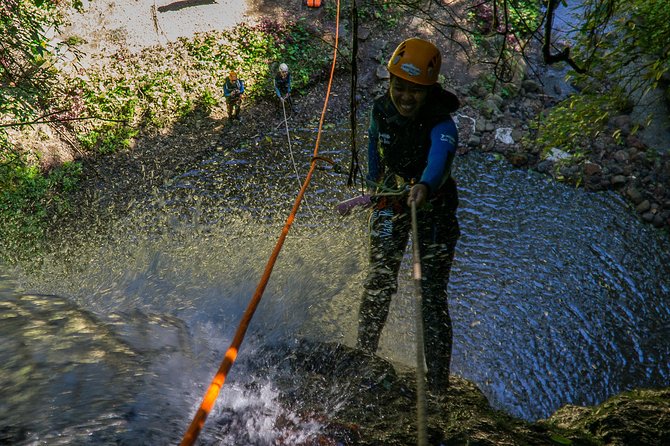 Beginner Canyoning trip in bali "Banyuwana canyon" - Training Before You Drop: Lanyard Safety and Hand Signals