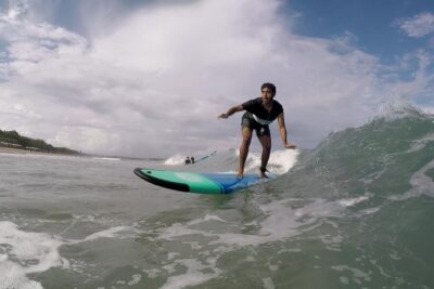 Beginners Private Surf Lessons - One-on-one instruction: the real reason private lessons work