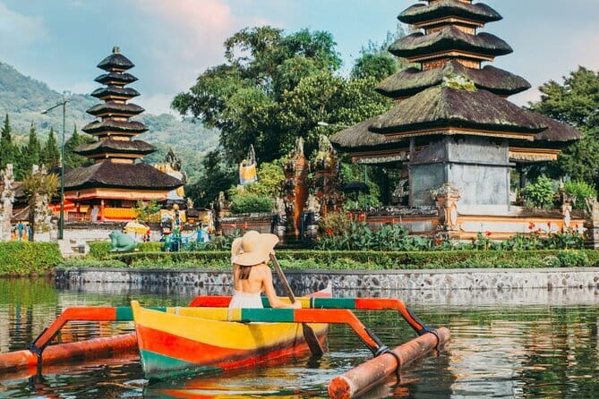 Beji Griya Waterfall Bali Spritual Holy Bath Experience - The Priest, the Offerings, and the Sarong: Why the Inclusions Matter