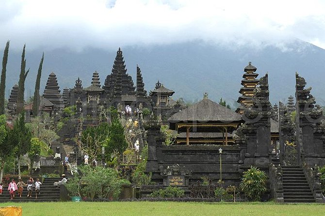 Besakih Temple Tour - Traditional Bali Village - All Inclusive - Penglipuran Village rules: what you gain from a car-free entrance