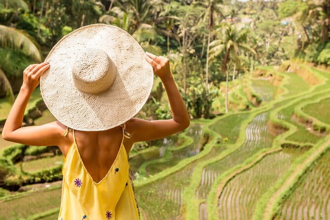 Best Day Tour - #3 World Cleanest Traditional Village - Driver and guide style: why it can make or break the day