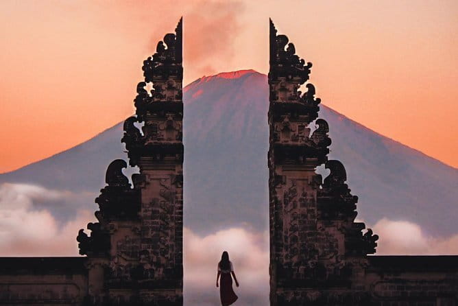 Best of Bali Private Shore Excursions - Walking Tegalalang Rice Terrace: Irrigation Channels and Bright Green Views