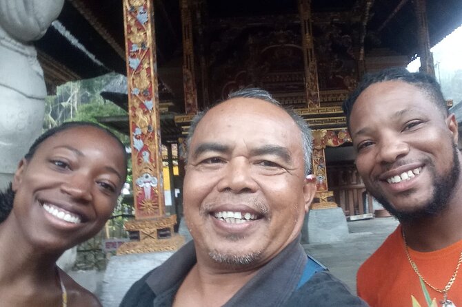 Best Of Ubud And Tanah Lot Temple Private Guide Tour - Ubud’s Sacred Monkey Forest Sanctuary: photos, flowers, and keeping your cool