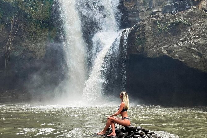 Best of Ubud Waterfalls, Tegalalang Rice Terrace & Jungle Swing - Between waterfalls and rice terraces: the warung stop for real local food