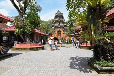 Best Ubud Highlights - Private Day Tour - Stop 1: Sacred Monkey Forest Sanctuary (your day’s playful start)
