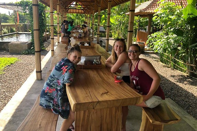 Blue Lagoon Snorkeling and Lunch - Kanto Lampo - Suwat Waterfall - All inclusive - Lunch at Topi Inn in Padangbai: refuel before waterfall legs
