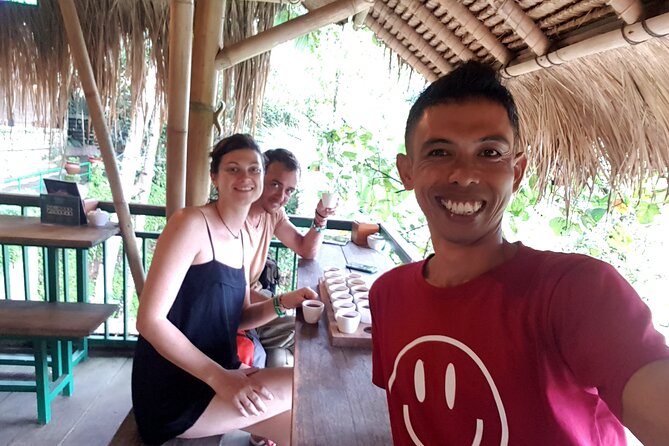 coconut wine and coffee safary tour - Stop 2: Bresela Ricefields and Tuak Harvest from a Coconut Tree