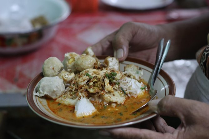 Denpasar City Food Tour (Day Tour) - The Oldest Toko Kue Cake Shop Stop: Sweet Indonesian Bites