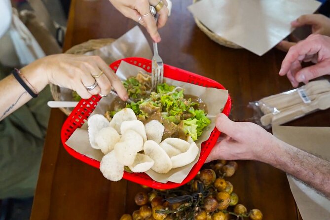 Denpasar Night Market Food Tour - Learning Balinese food traditions from your guide (and why it helps)