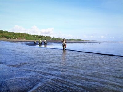 Dirt Bike Tours with fully trained Guides - full day tours with relax time frame - The riding goal: off-crowd dirt roads in southern Bali